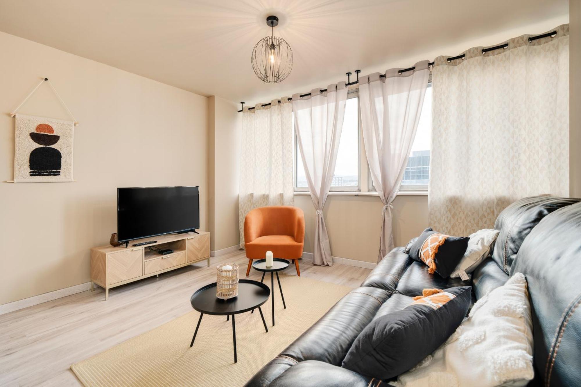 Apartment L'elegance Du Centre - Gare Congres - Parking - T3