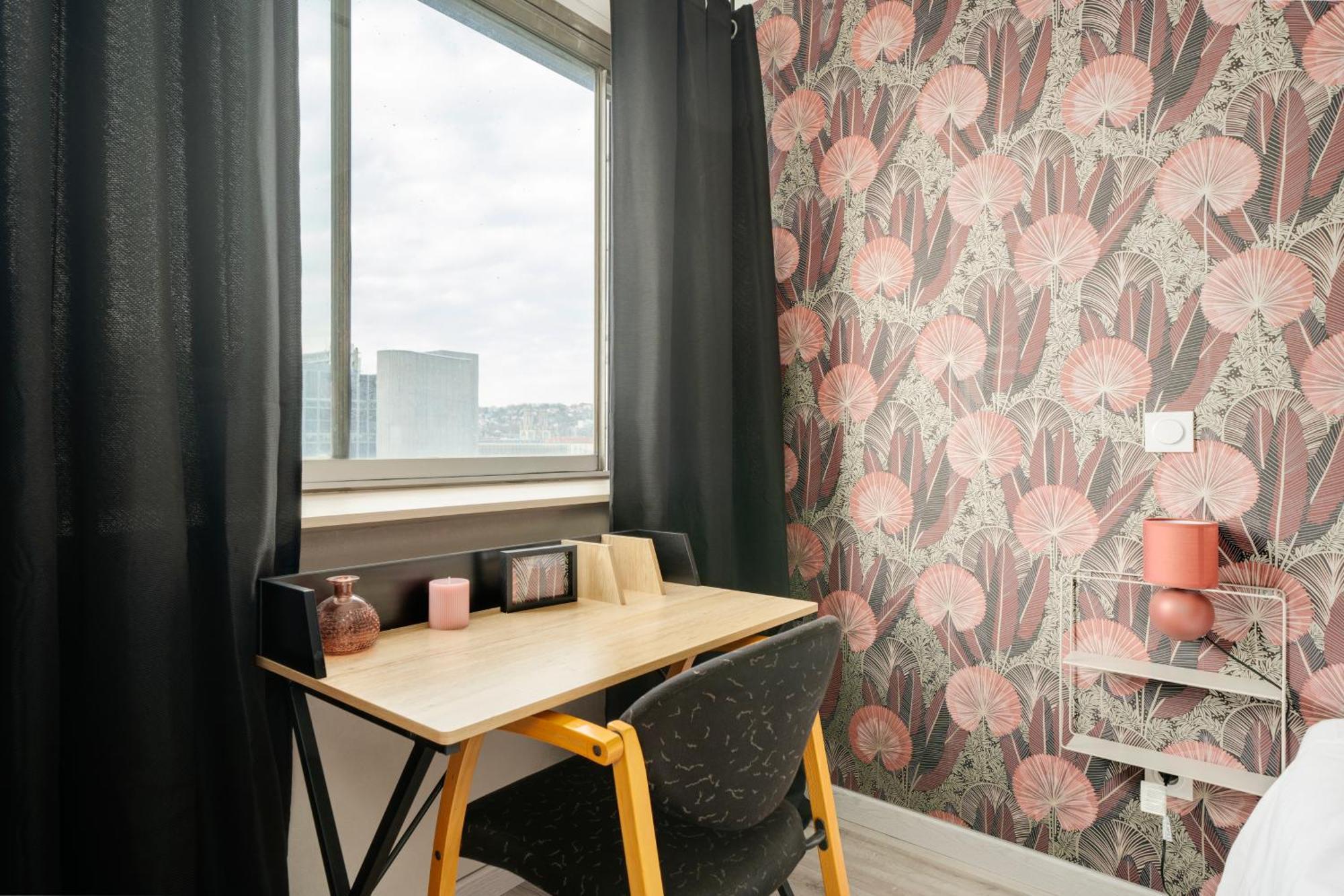 L'elegance Du Centre - Gare Congres - Parking - T3 Apartment *